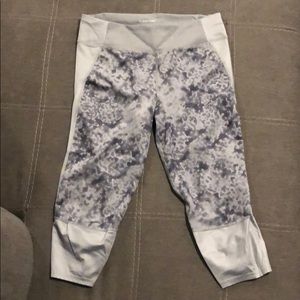 Adidas gray pattern 3/4 athletic pants